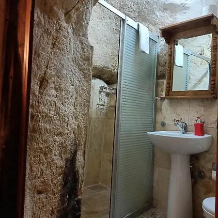 Naturels Cave House