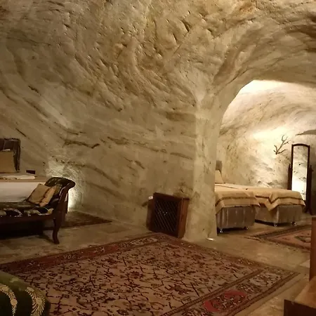 Naturels Cave House Bed & Breakfast