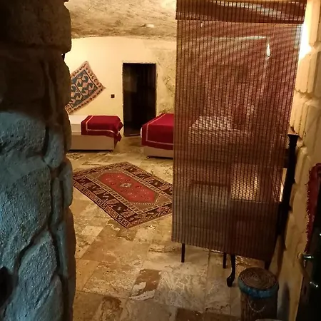 Naturels Cave House 4* أوروغوبْ