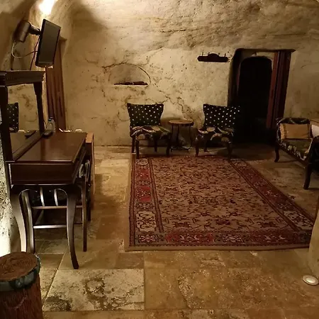 Naturels Cave House 4* أوروغوبْ