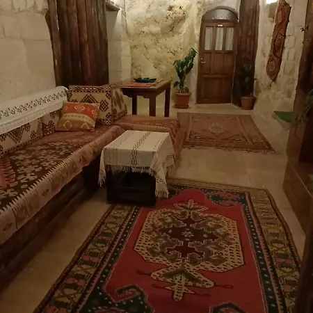 Naturels Cave House Bed & Breakfast