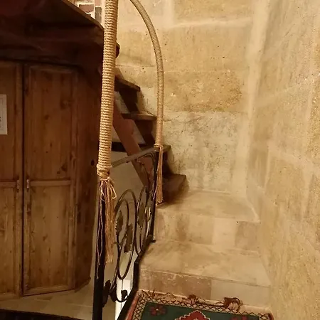 Naturels Cave House Bed & Breakfast 4*