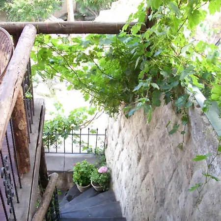 Naturels Cave House 4*