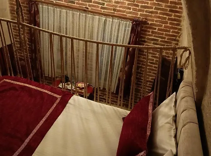 Naturels Cave House Hotell 4*