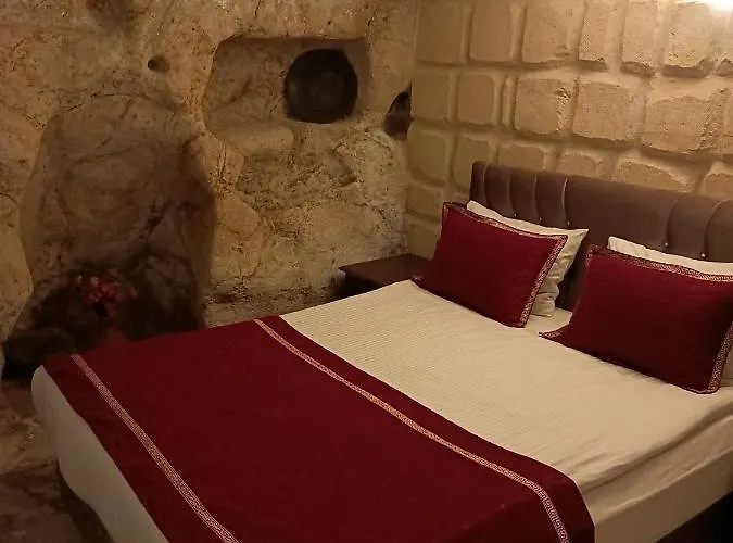 Naturels Cave House Hotel