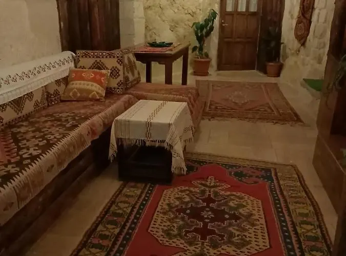 Naturels Cave House Hotel