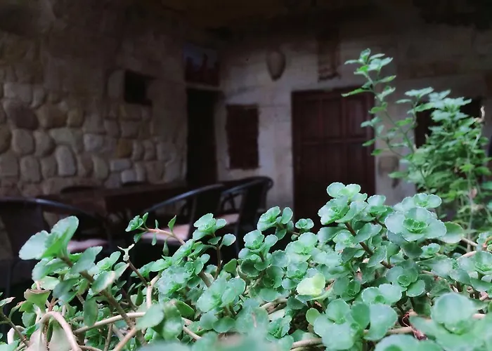 Naturels Cave House Hotell 4*