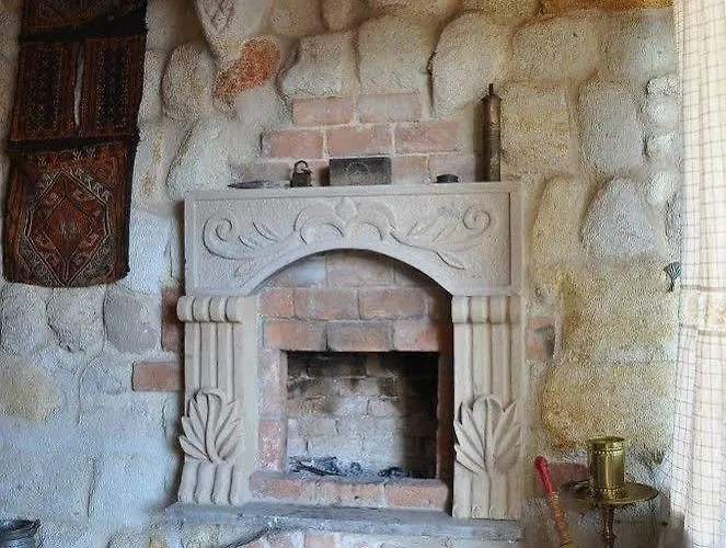 Naturels Cave House Hotel