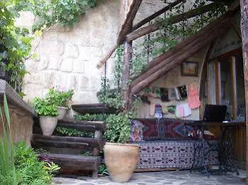 Naturels Cave House Hotell 4*